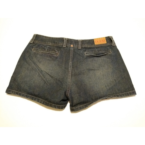 Size 30 Guess dark jean shorts - Picture 2 of 3